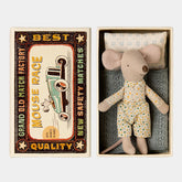 17-4101-00-5707304132660-jucarie-maileg-little-brother-mouse-in-matchbox