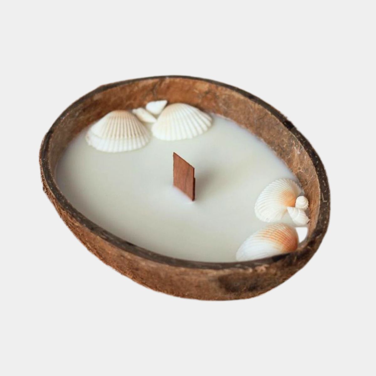 lumanare-parfumata-cu-fitil-din-lemn-in-nuca-de-cocos-del-mar