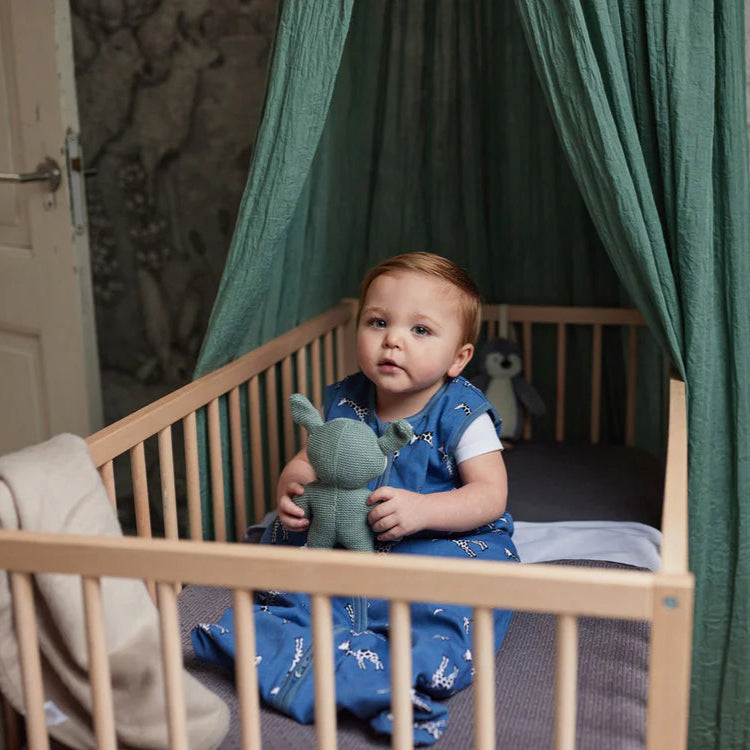 048-510-66004_8717329360242_sac-de-dormit-din-jersey-70-cm-giraffe-jeans-blue