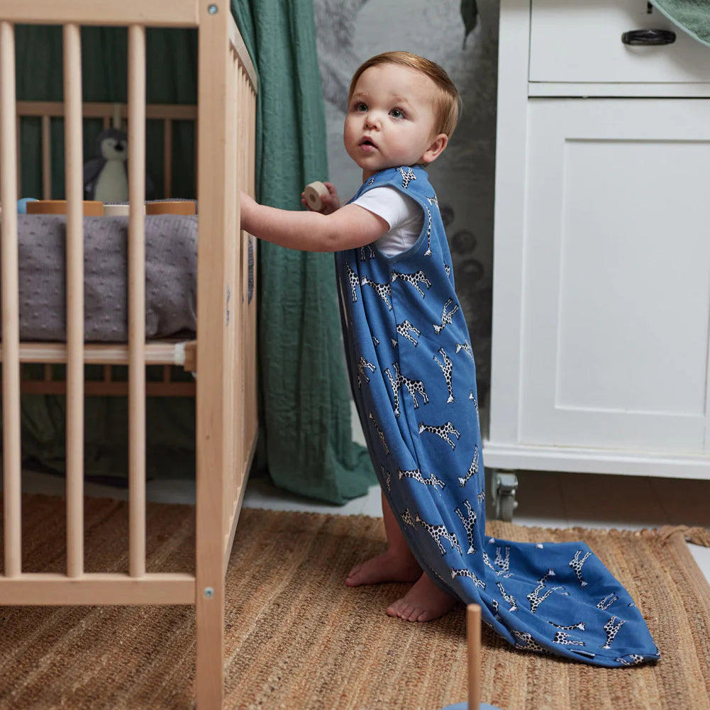 048-510-66004_8717329360242_sac-de-dormit-din-jersey-70-cm-giraffe-jeans-blue