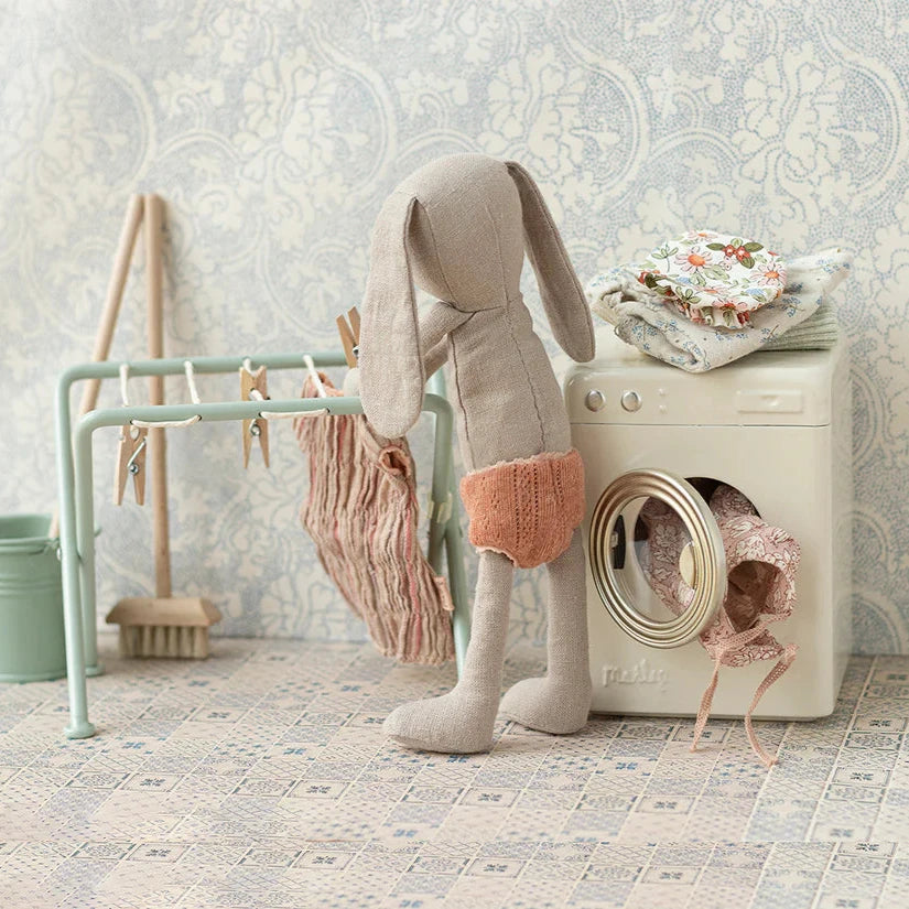 11-1107-00-5707304111641-jucarie-maileg-casuta-papusi-masina-spalat-rufe