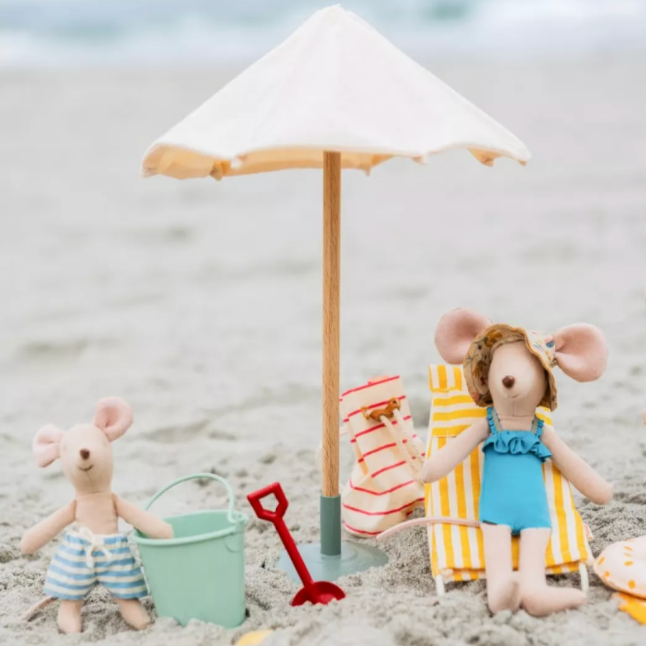 11-1404-00-5707304111252-jucarie-maileg-casuta-papusi-umbrela-soare