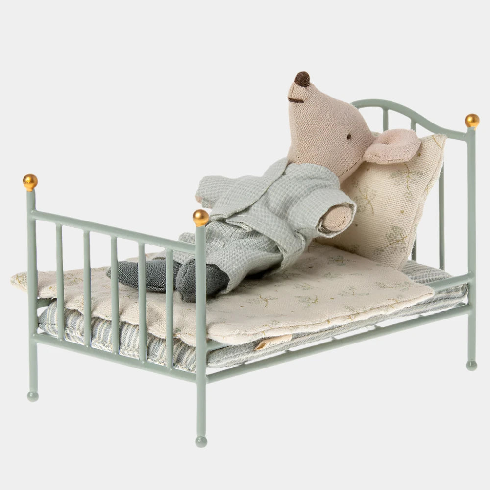 11-2118-01-5707304122357-jucarie-maileg-pentru-casuta-de-papusi-pat-metalic-mint