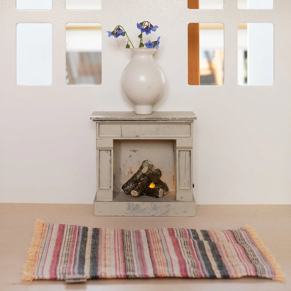 11-4007-01-5707304138815-jucarie-maileg-pentru-casuta-de-papusi-semineu-off-white