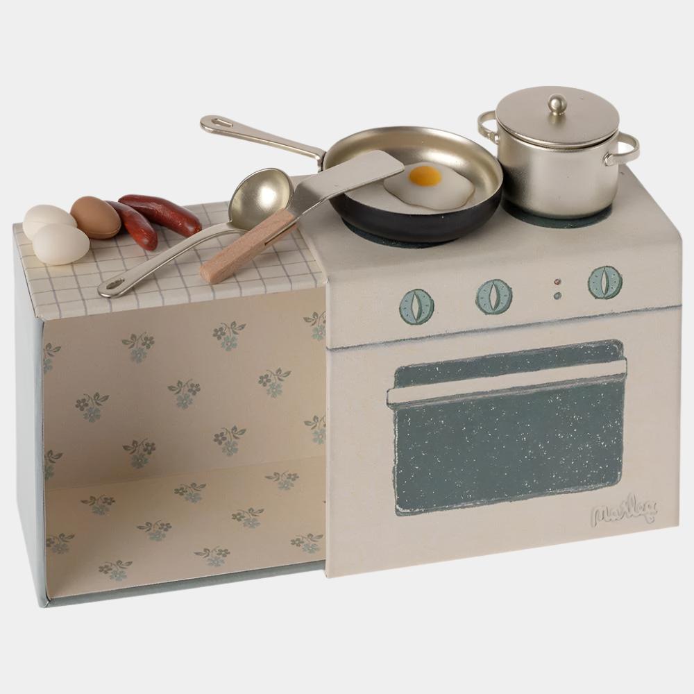 11-4110-00-5707304134220-jucarie-maileg-pentru-casuta-de-papusi-cooking-set