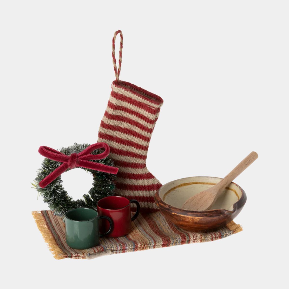 14-4161-00-5707304137122-jucarie-maileg-pentru-casuta-de-papusi-cosy-christmas-set