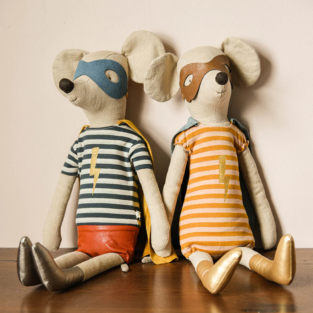 16-0760-00-5707304106968-soricel-super-erou-maxi-fata-maileg