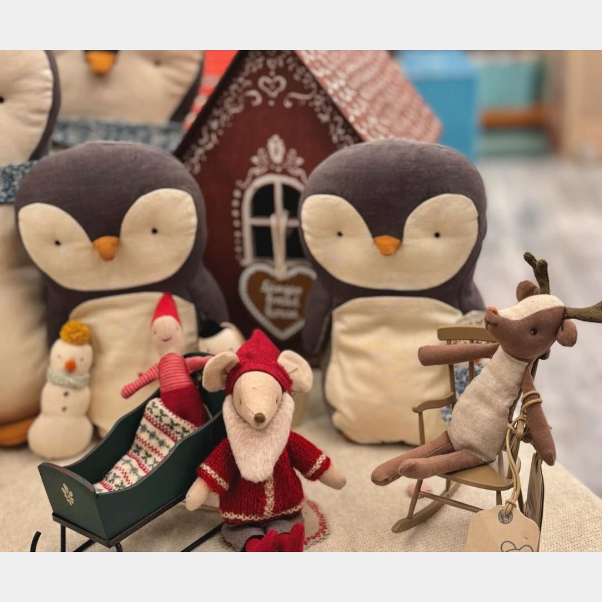 16-1960-00-5707304117100-jucarie-textila-pinguin-maileg