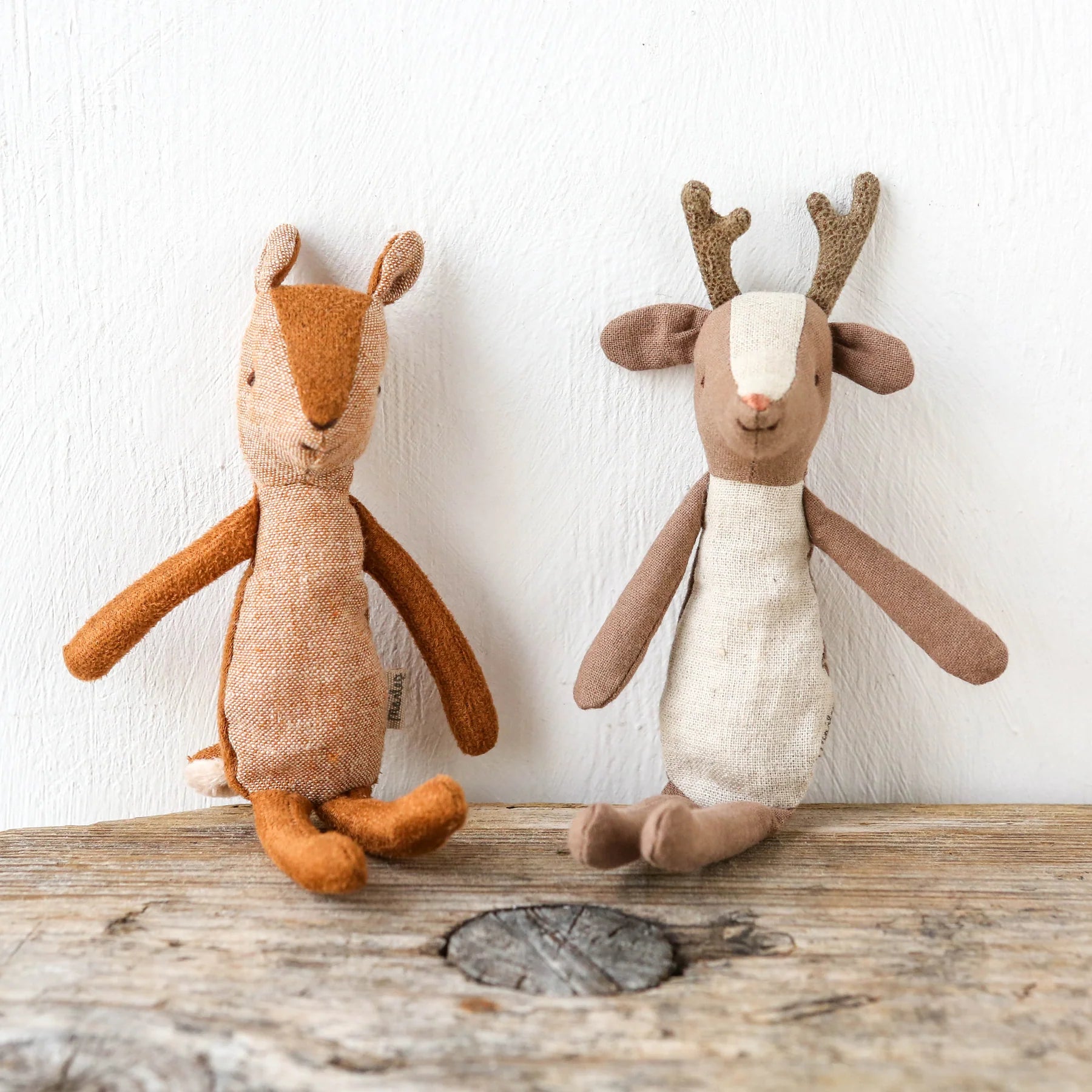 16-2932-00-5707304123934-jucarie-maileg-deer-little-sister