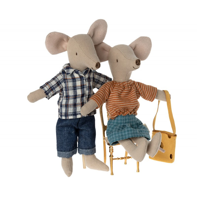 17-2305-02-5707304122722-accesorii-maileg-clothes-for-mouse-dad-mouse