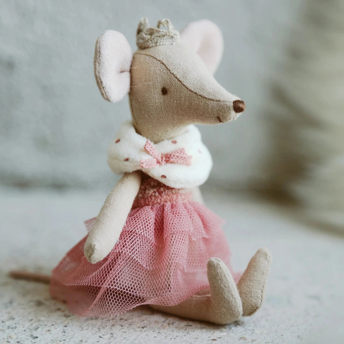 17-3204-00-5707304126218-soricel-maileg-princess-mouse-big-sister