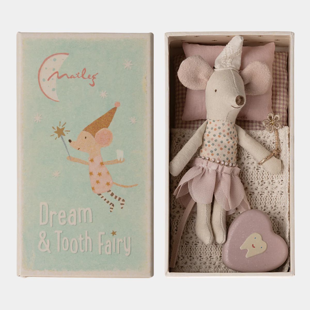 17-4104-00-5707304133230-jucarie-maileg-tooth-fairy-mouse-little-sister-in-matchbox