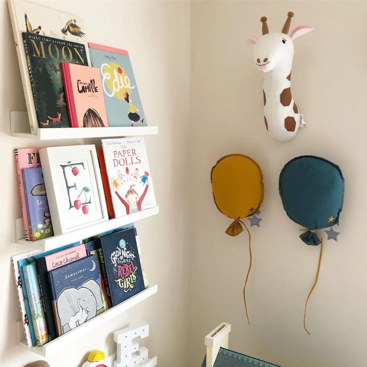 25040012-8719066006391-balon-decorativ-camera-copilului-petrol-picca-loulou