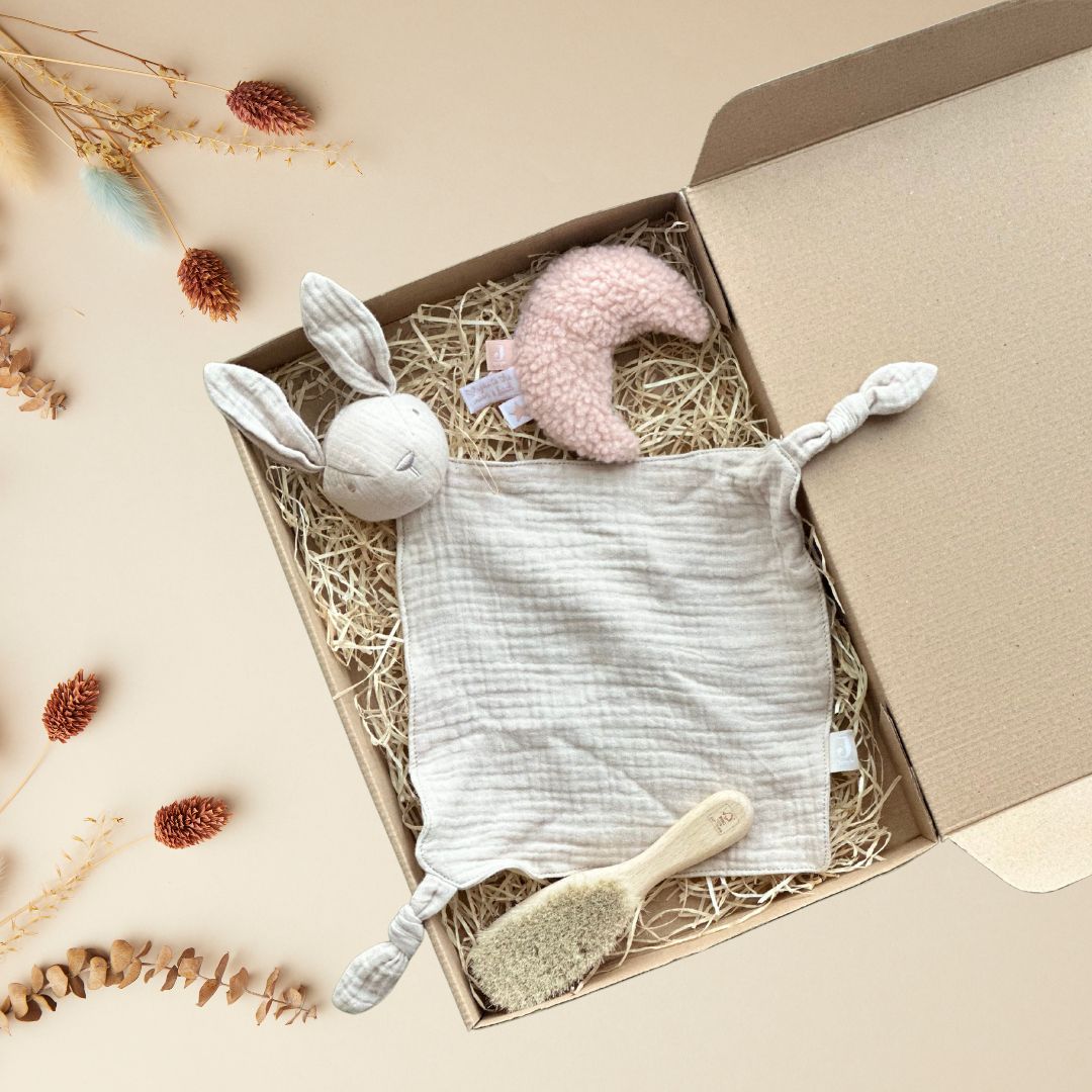 cutie cadou Bunny Boo Box pentru bebeluși de la Jollein