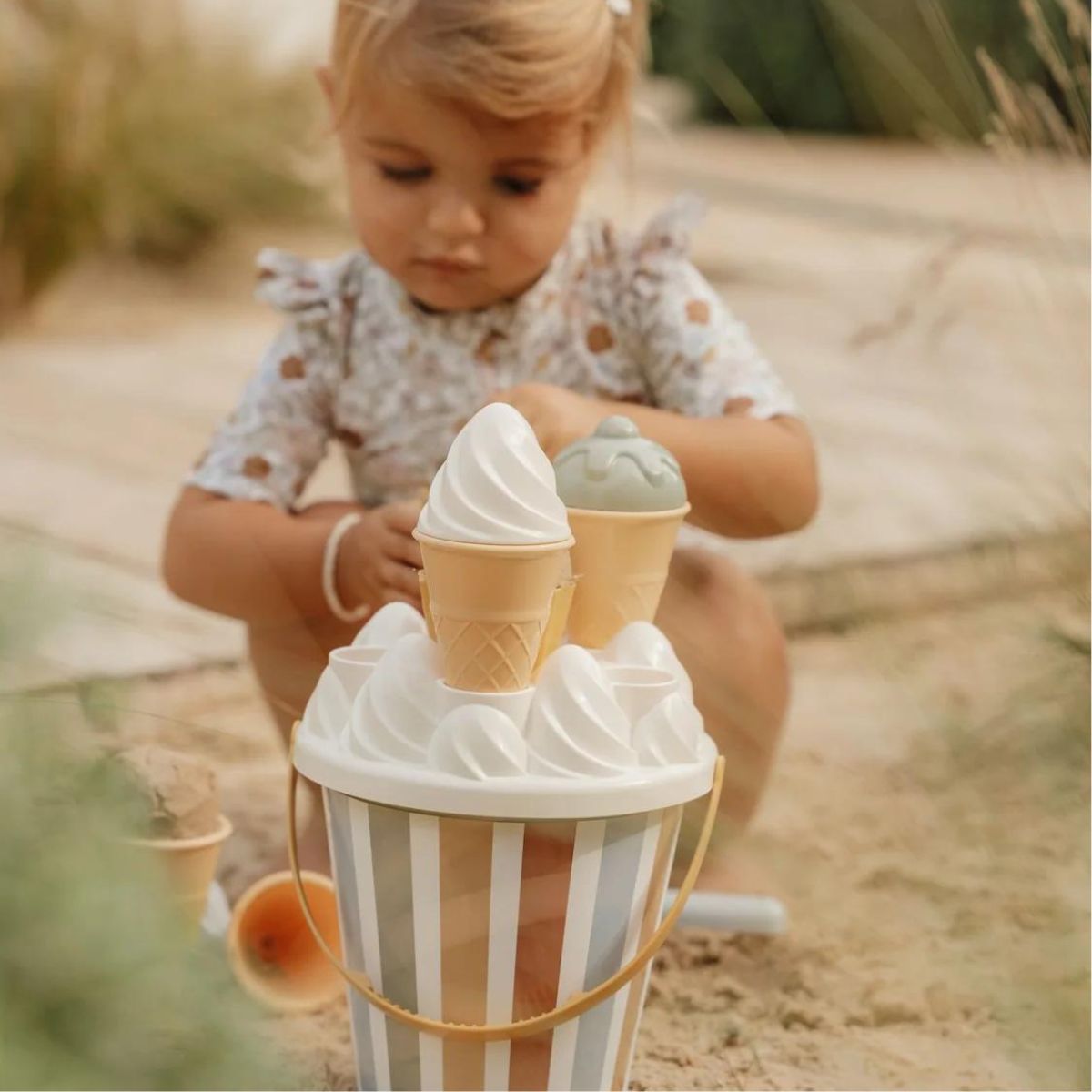 LD2010596-8712051115580-jucarii-pentru-plaja-ice-cream-vintage-little-dutch