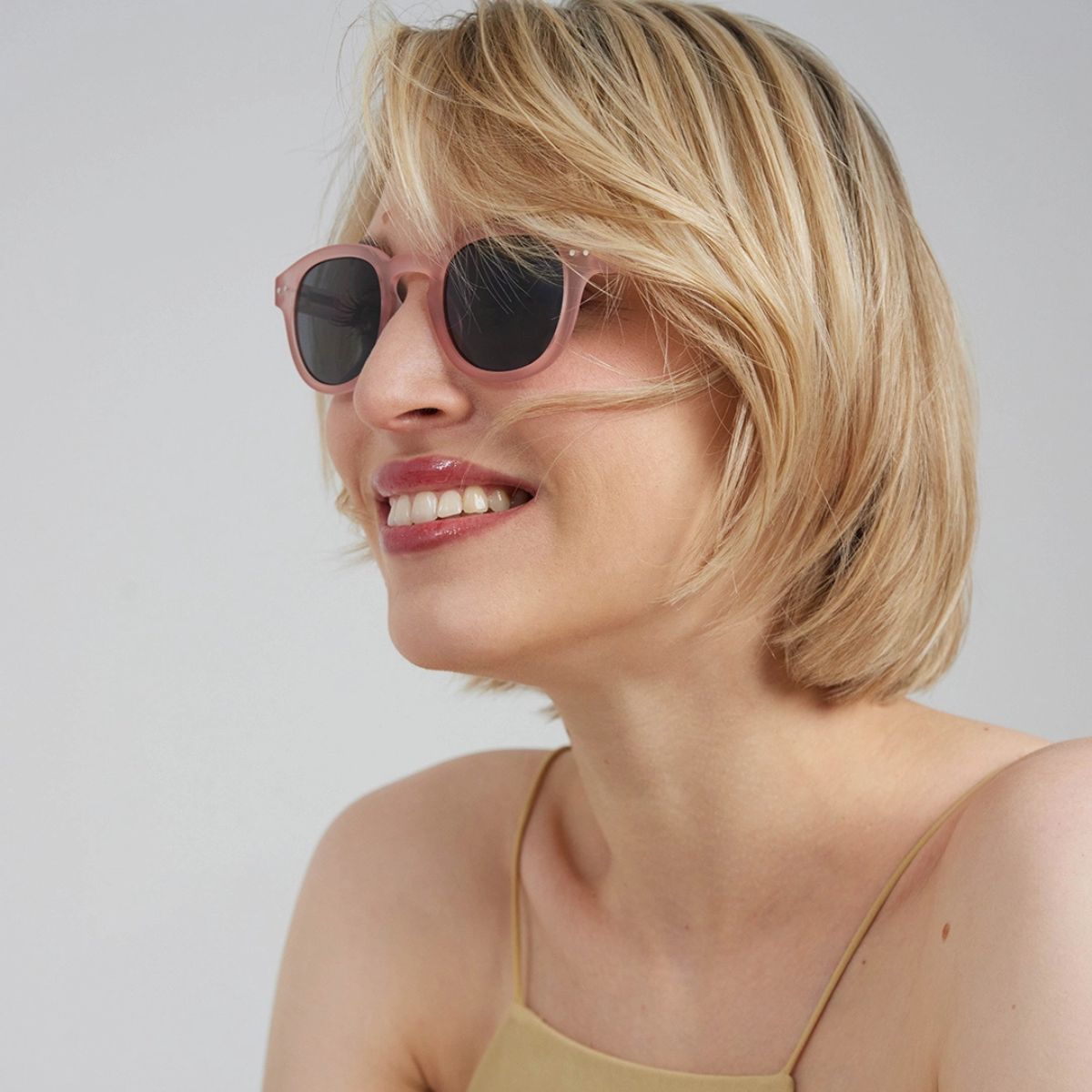 SUN0313401X00-3701210434872-ochelari-de-soare-pentru-adulti-c-pink-izipizi