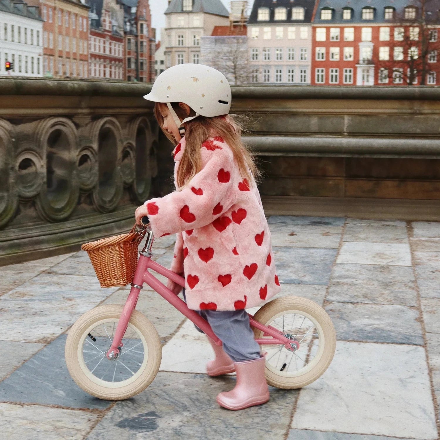 bicicleta-echilibru-glitter-sparkling-pink-konges-slojd-copii-KS101400