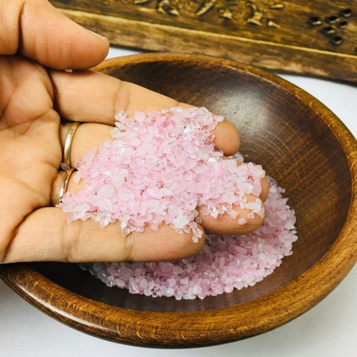 cristale-brute-de-cuart-roz-iubire-vindecare-compasiune