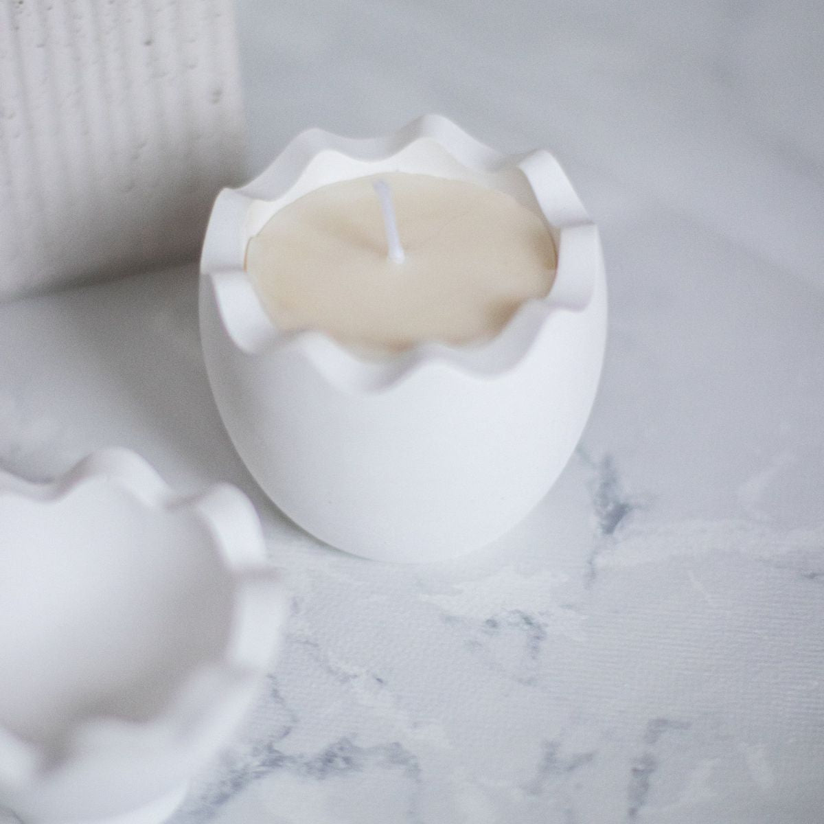 lumanare-parfumata-bol-ceramic-in-forma-de-ou-decor-paste