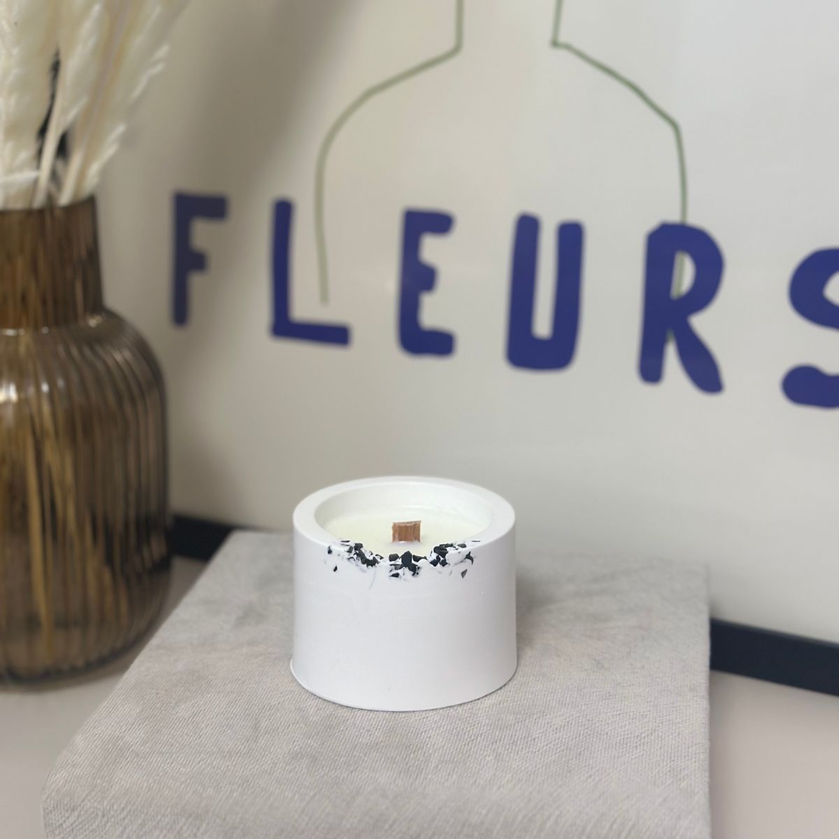 lumanare-parfumata-din-ceara-de-soia-obsidian-protectie-claritate-transformare