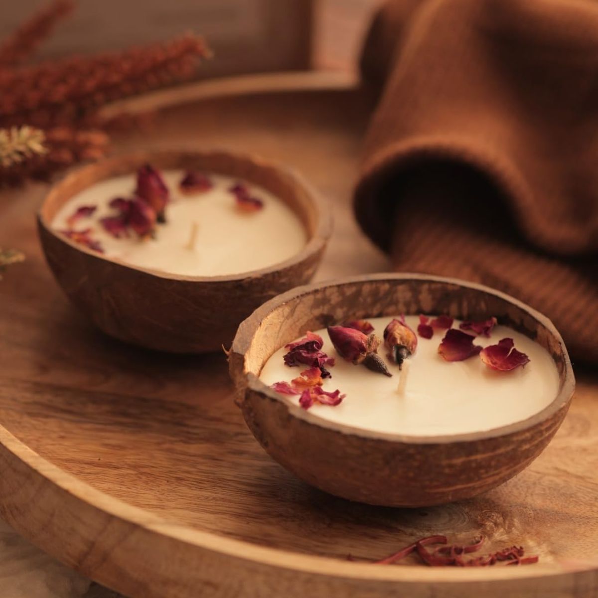 lumanare-parfumata-in-nuca-de-cocos-rosa