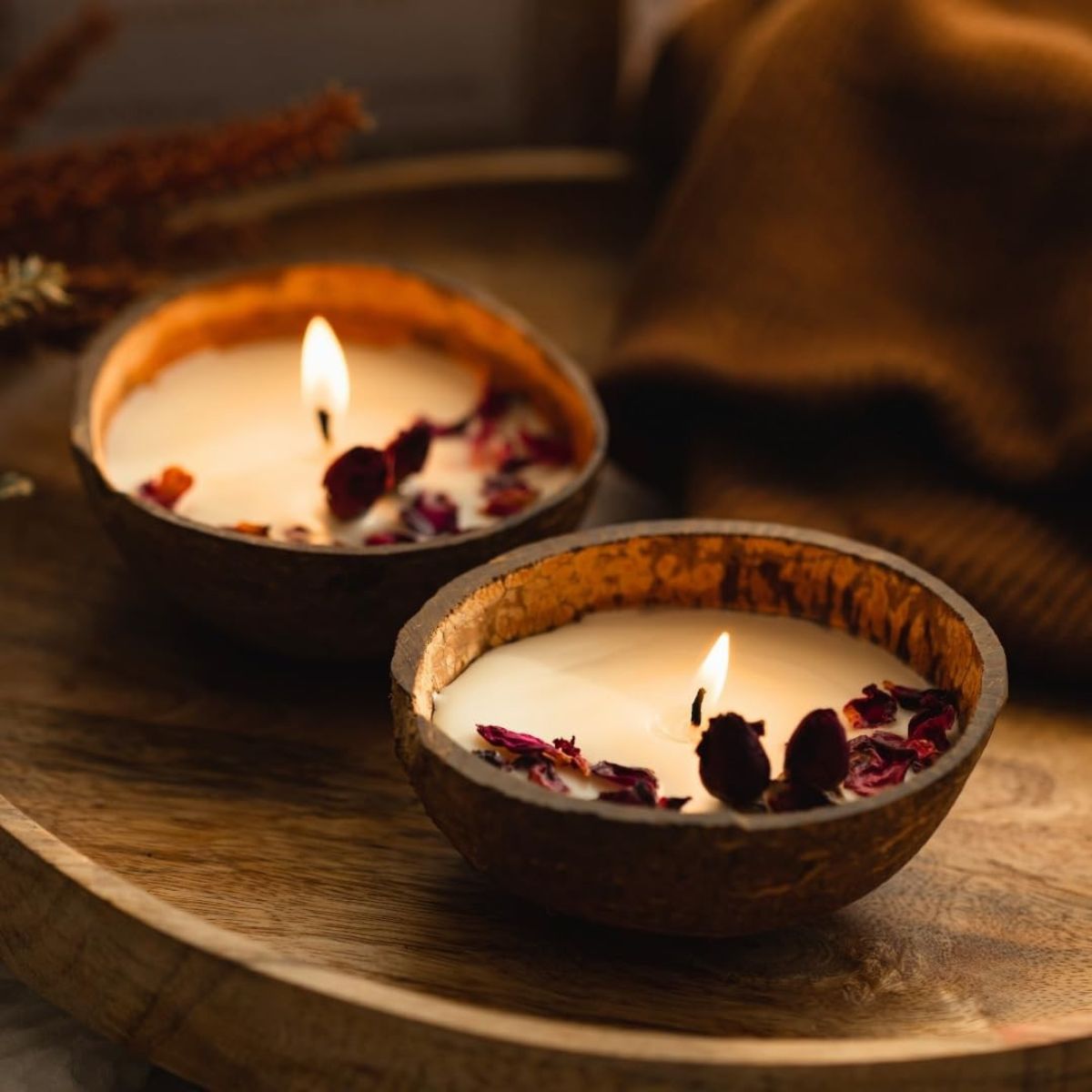 lumanare-parfumata-in-nuca-de-cocos-rosa