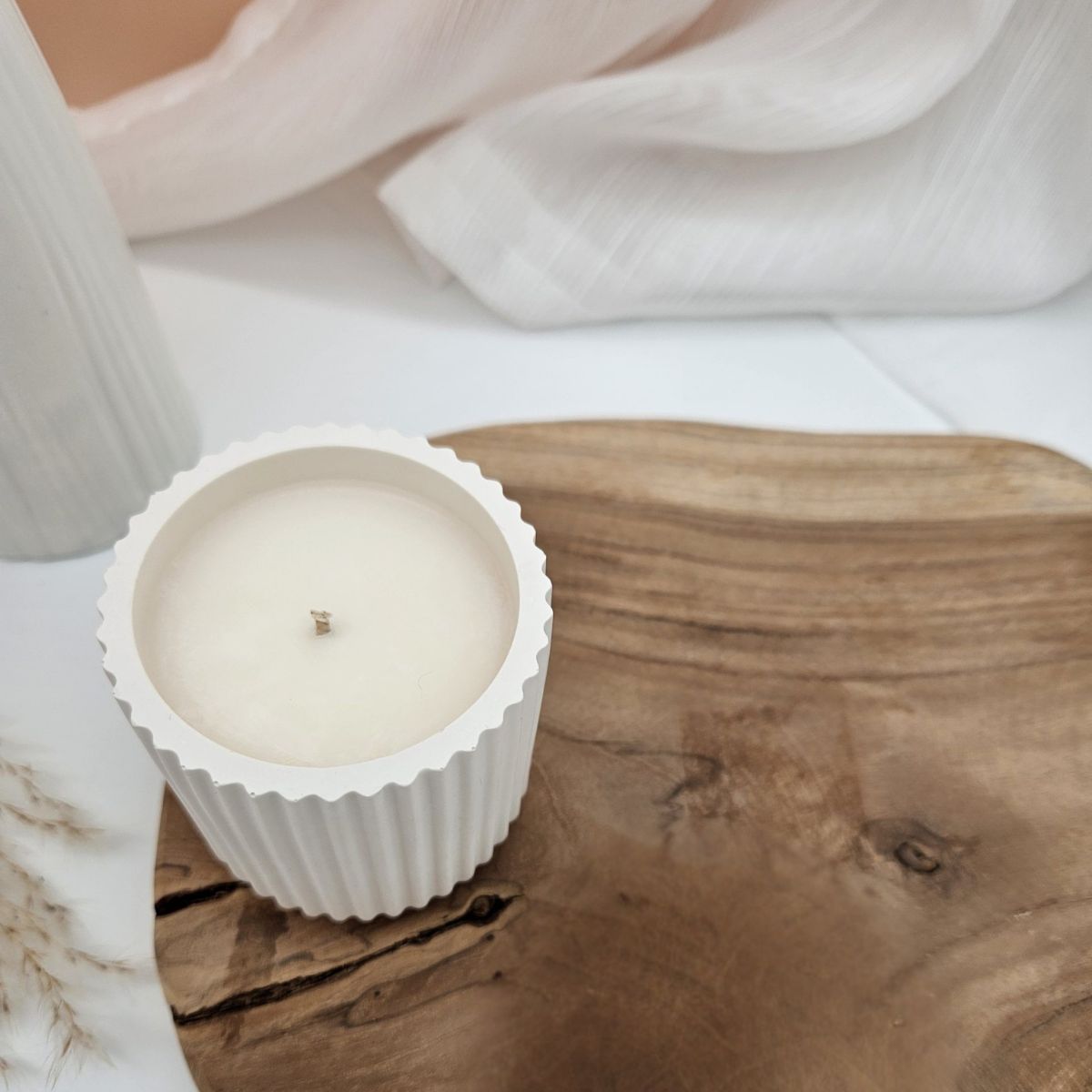 lumanare-parfumata-in-vas-ceramic-fraga