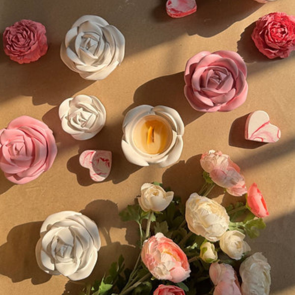 lumanare-parfumata-in-vas-ceramic-rose