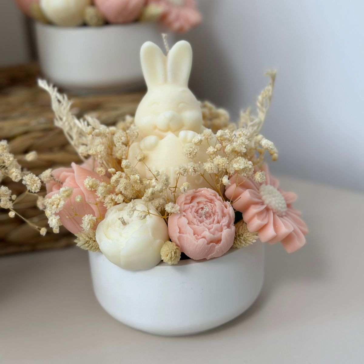 lumanari-parfumate-aranjament-floral-happy-easter