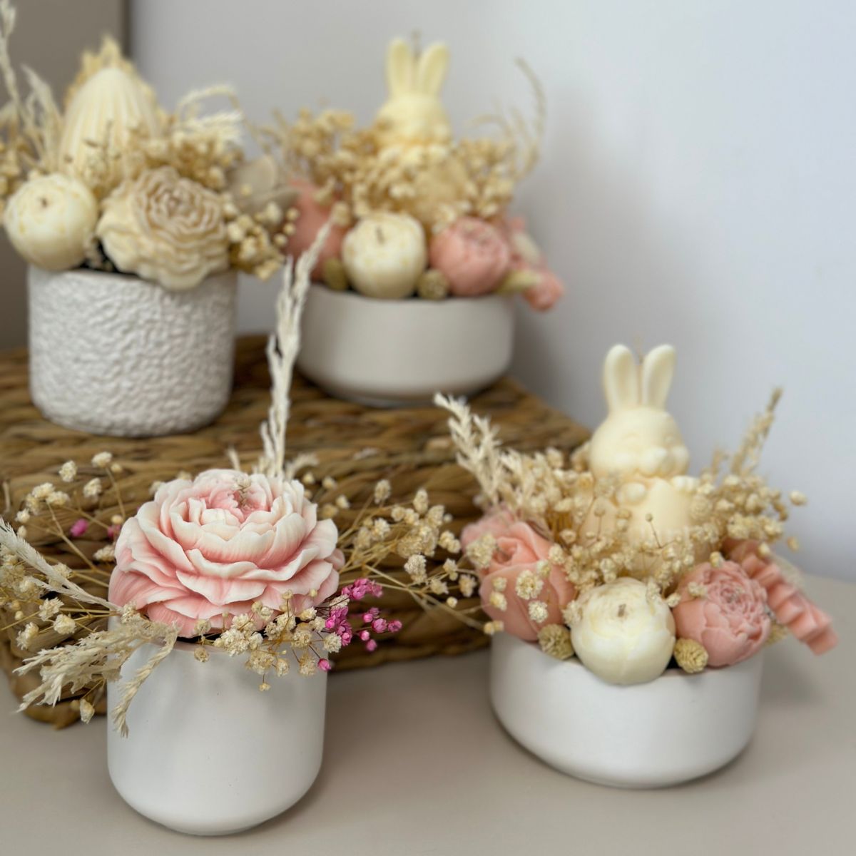 lumanari-parfumate-aranjament-floral-happy-easter