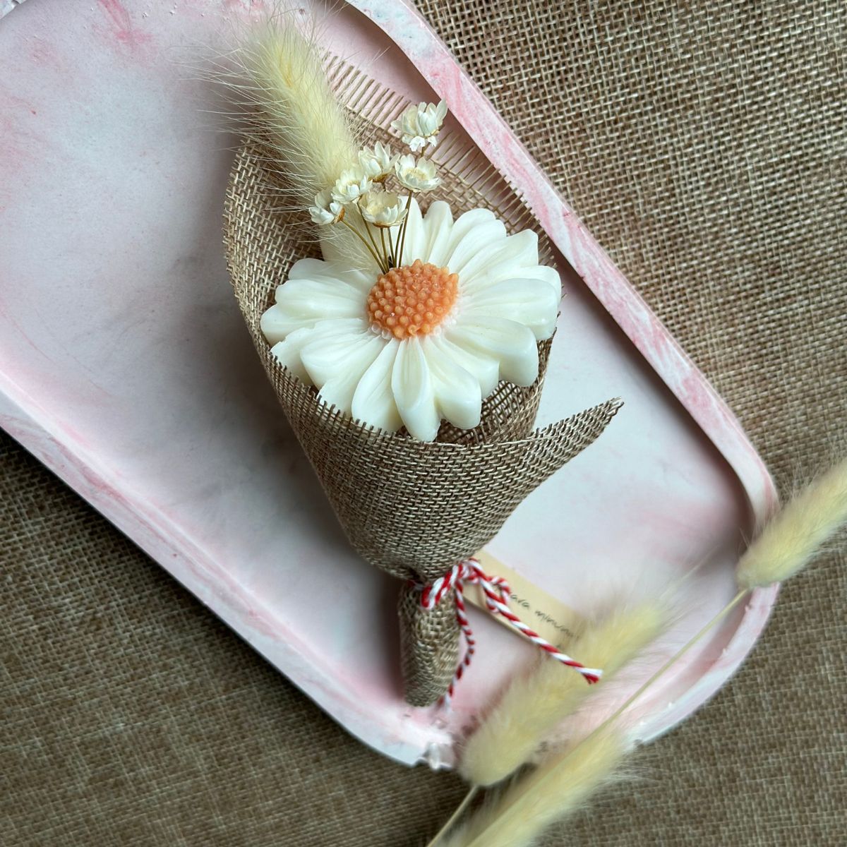 martisor-parfumat-ceara-de-soia-buchet-cu-margareta