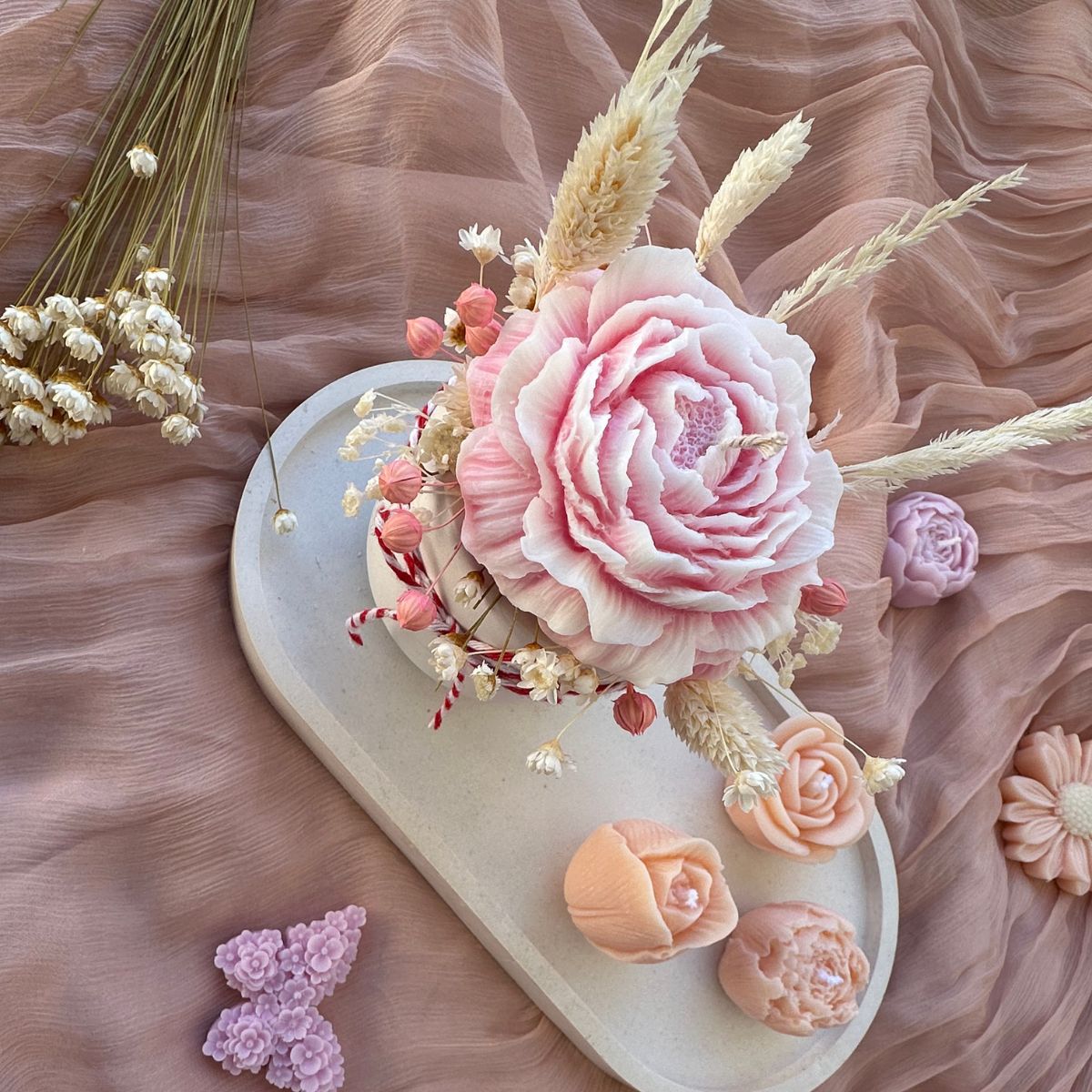 martisor-parfumat-lumanare-din-ceara-de-soia-in-vas-ceramic-bujor