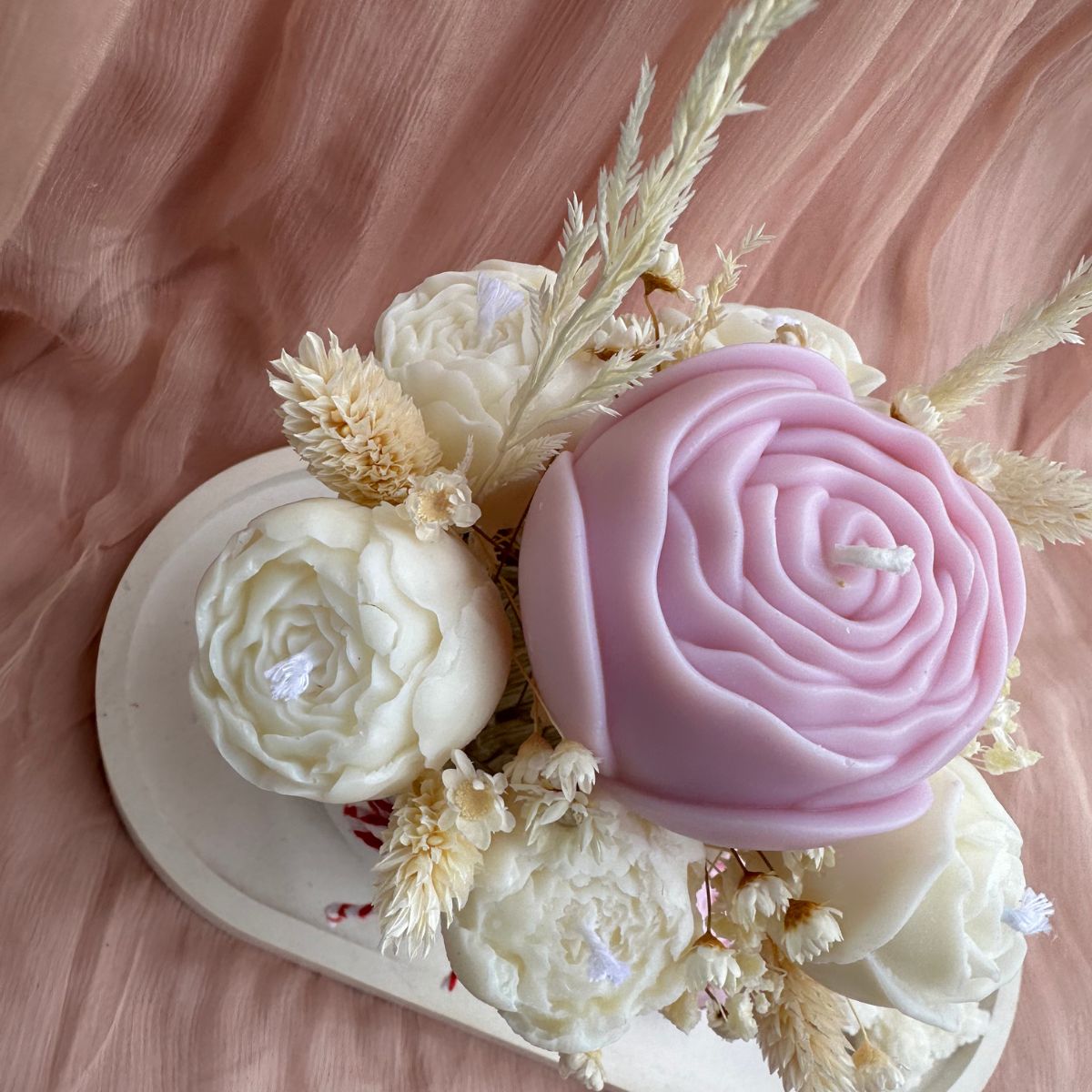 martisor-parfumat-lumanare-din-ceara-de-soia-in-vas-ceramic-peony-rose