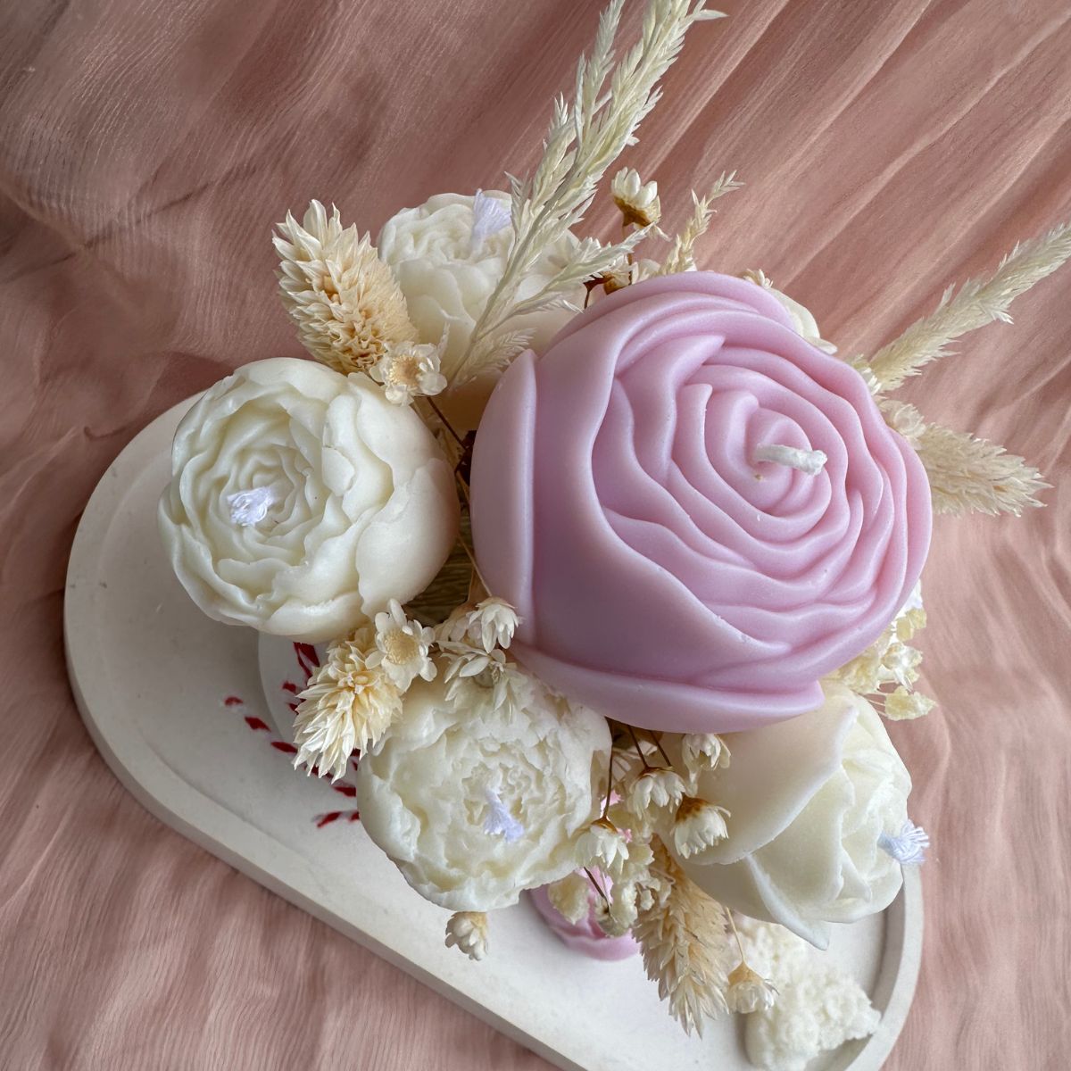 martisor-parfumat-lumanare-din-ceara-de-soia-in-vas-ceramic-peony-rose