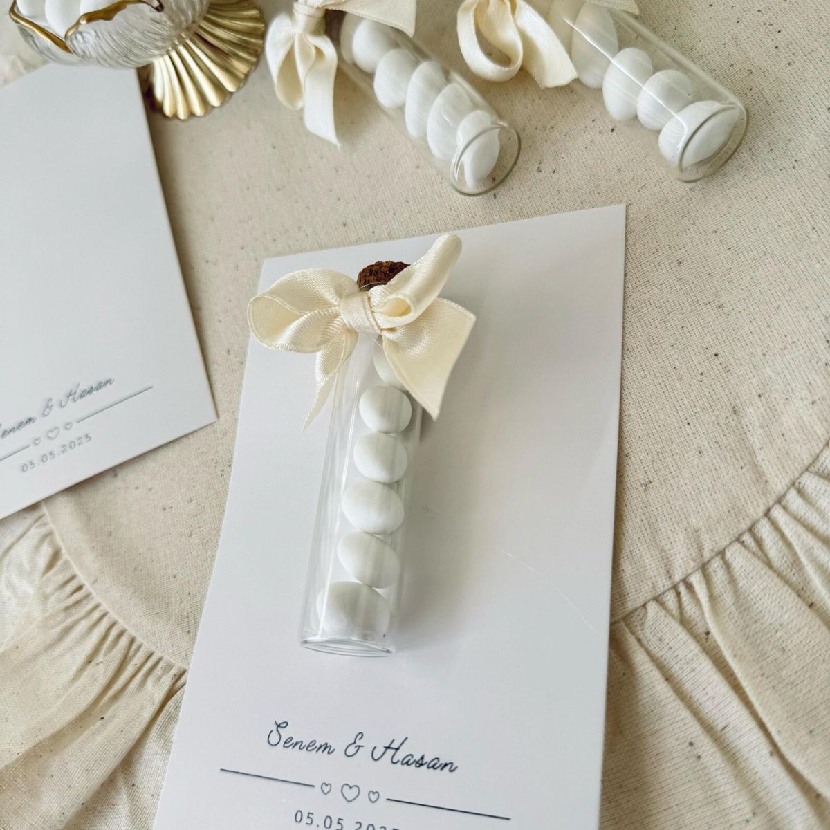 marturie-pentru-nunta-si-botez-tub-sticla-cu-migdale-glazurate