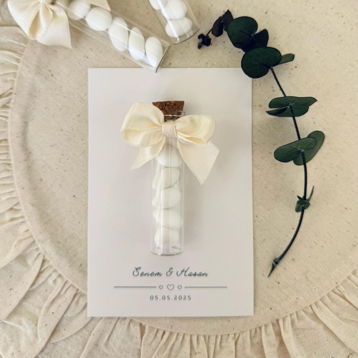 marturie-pentru-nunta-si-botez-tub-sticla-cu-migdale-glazurate