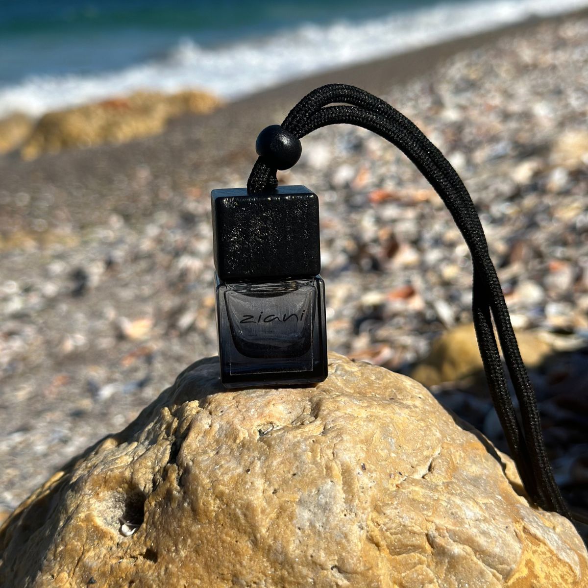 odorizant-auto-parfum-frantuzesc-capac-lemn-8-ml-2