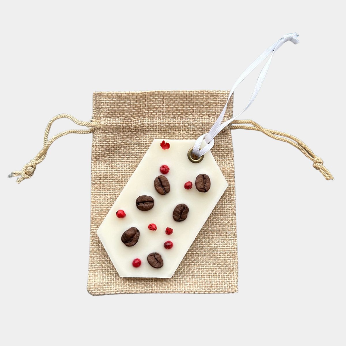 odorizant-pentru-dulap-din-ceara-parfumata-cigar-lounge-25-g