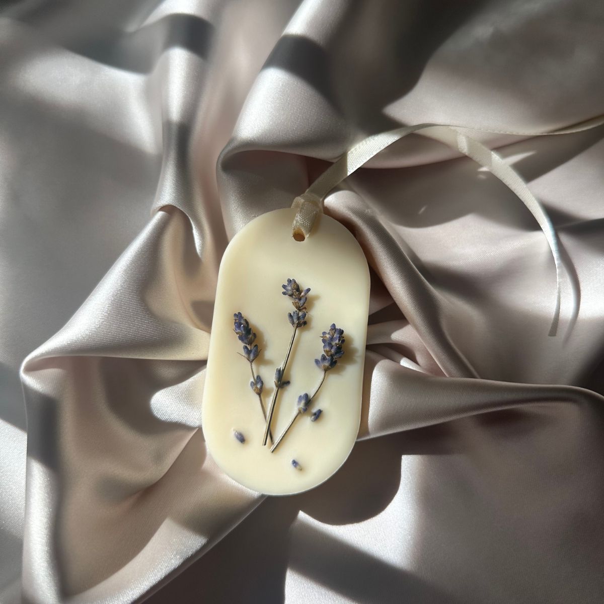 odorizant-pentru-dulap-din-ceara-parfumata-lavanda-portocal-tamaie