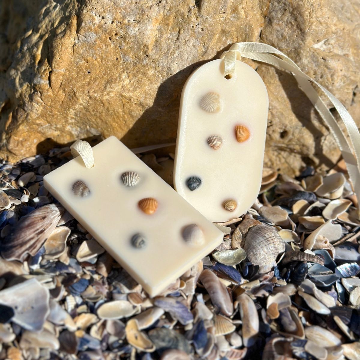 odorizant-pentru-dulap-din-ceara-parfumata-sare-de-mare-cocos-lemn-de-santal-2