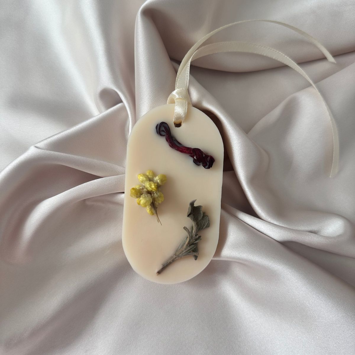 odorizant-pentru-dulap-din-ceara-parfumata-sofran-santal-paciuli