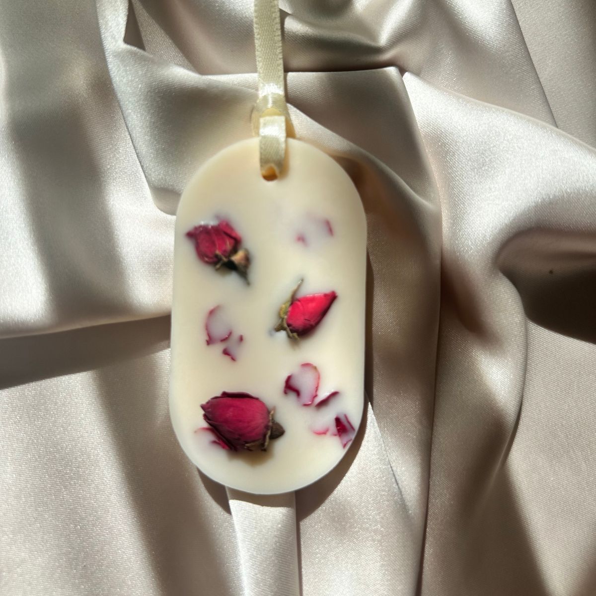 odorizant-pentru-dulap-din-ceara-parfumata-trandafir-frezie-paciuli-2