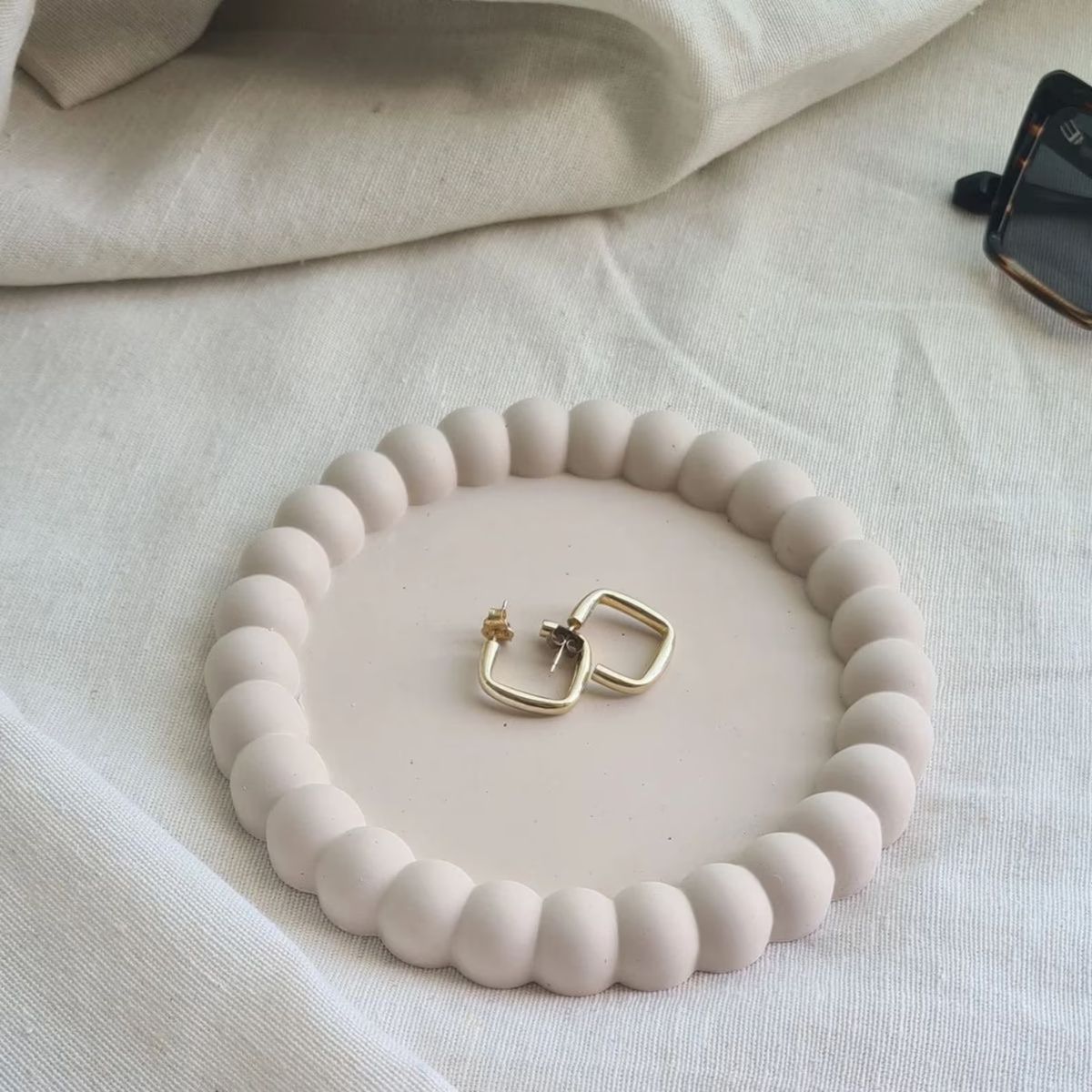 tava-decorativa-din-ceramica-bubble