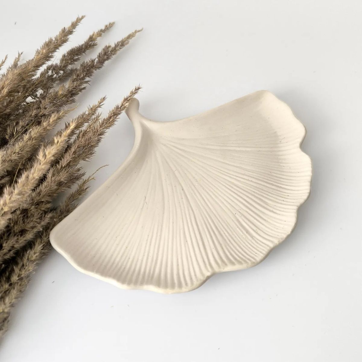 tava-decorativa-din-ceramica-ginkgo