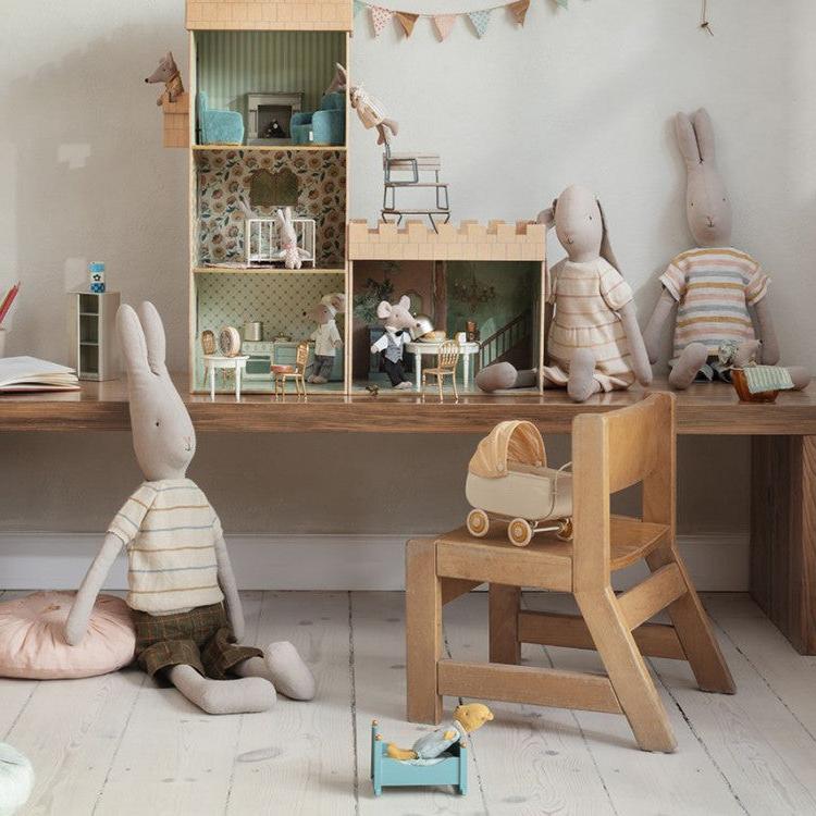 16-2520-00-5707304118572-iepuras-textil-maileg-marimea-5-pantaloni-pulover